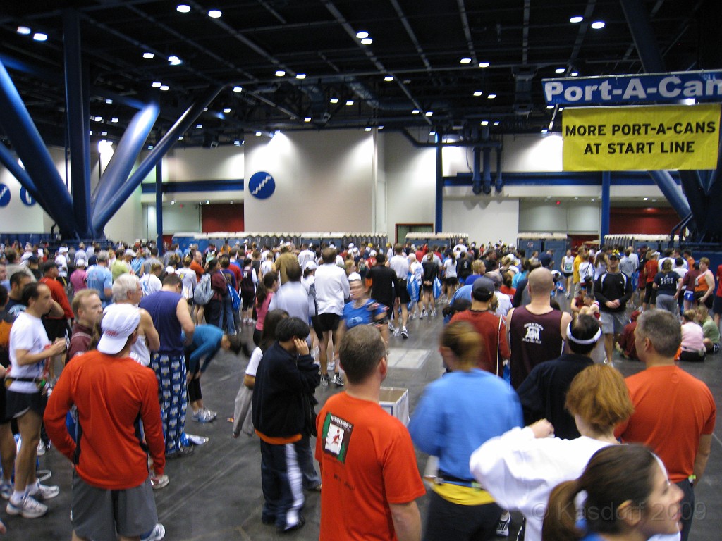 Houston ep5K 2009 0650.jpg - The Port-O-Can lines!